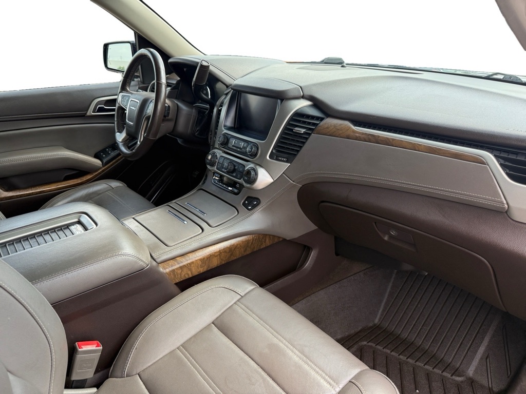 Photo 11 of this GMC YUKON