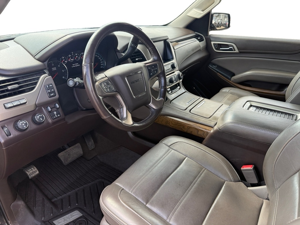 Photo 10 of this GMC YUKON