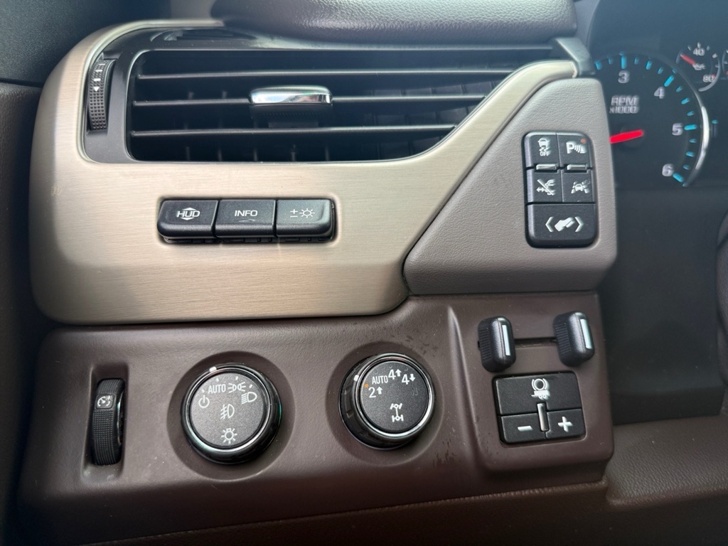 Photo 28 of this GMC YUKON