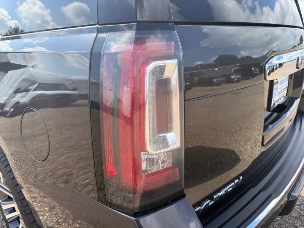 Photo 43 of this GMC YUKON