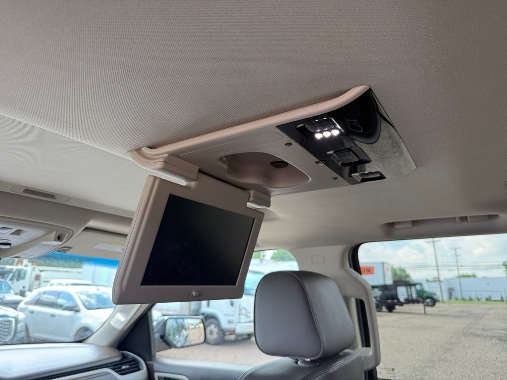 Photo 32 of this GMC YUKON