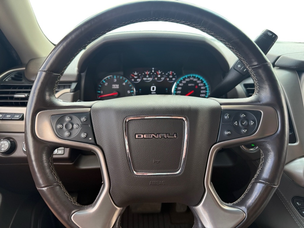 Photo 21 of this GMC YUKON