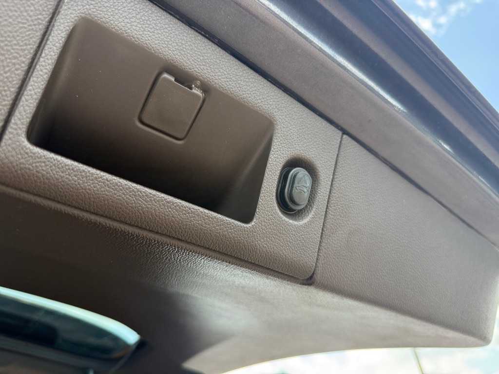 Photo 33 of this GMC YUKON