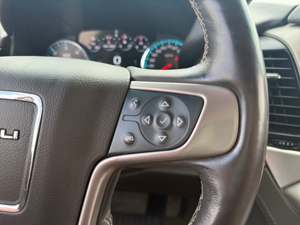 Photo 31 of this GMC YUKON