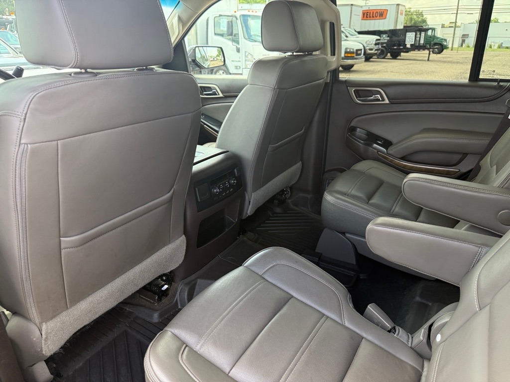 Photo 14 of this GMC YUKON