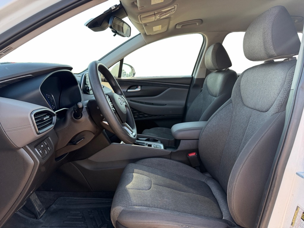 Photo 9 of this HYUNDAI SANTA FE
