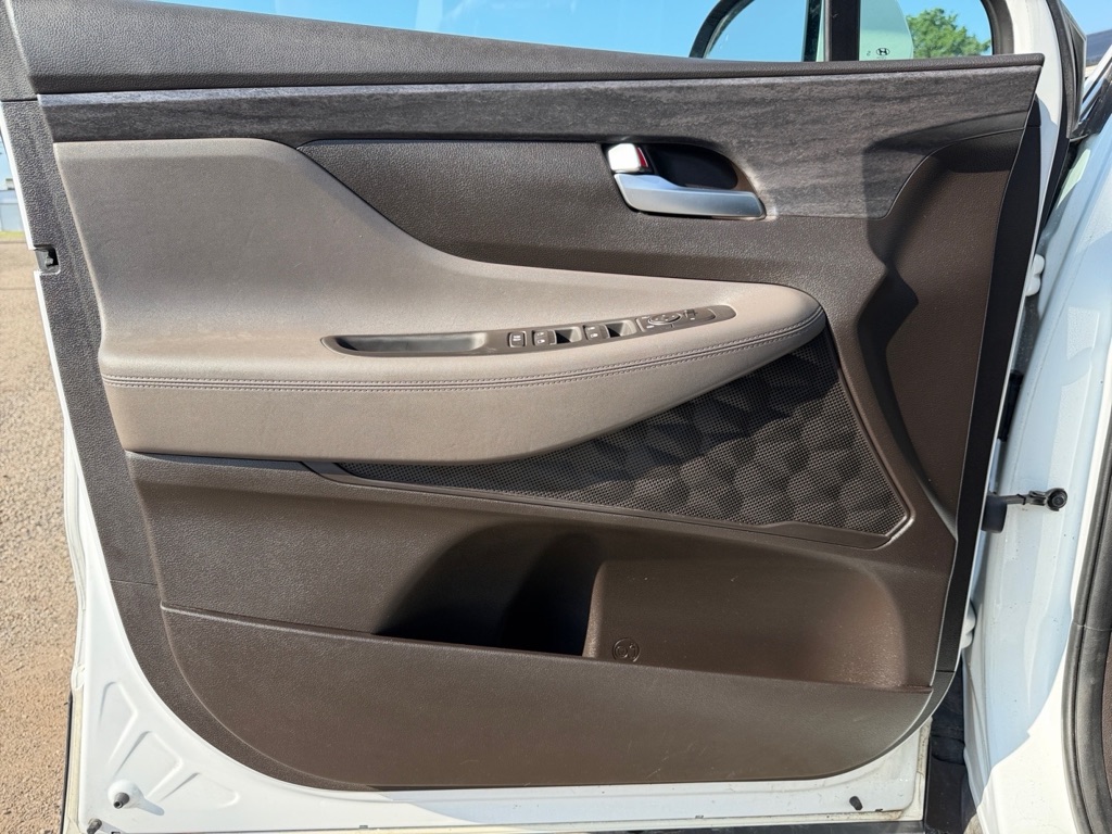 Photo 31 of this HYUNDAI SANTA FE