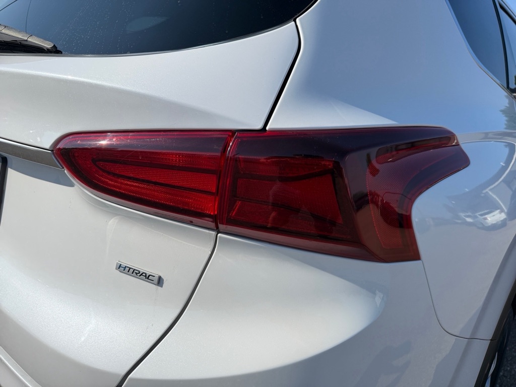 Photo 40 of this HYUNDAI SANTA FE