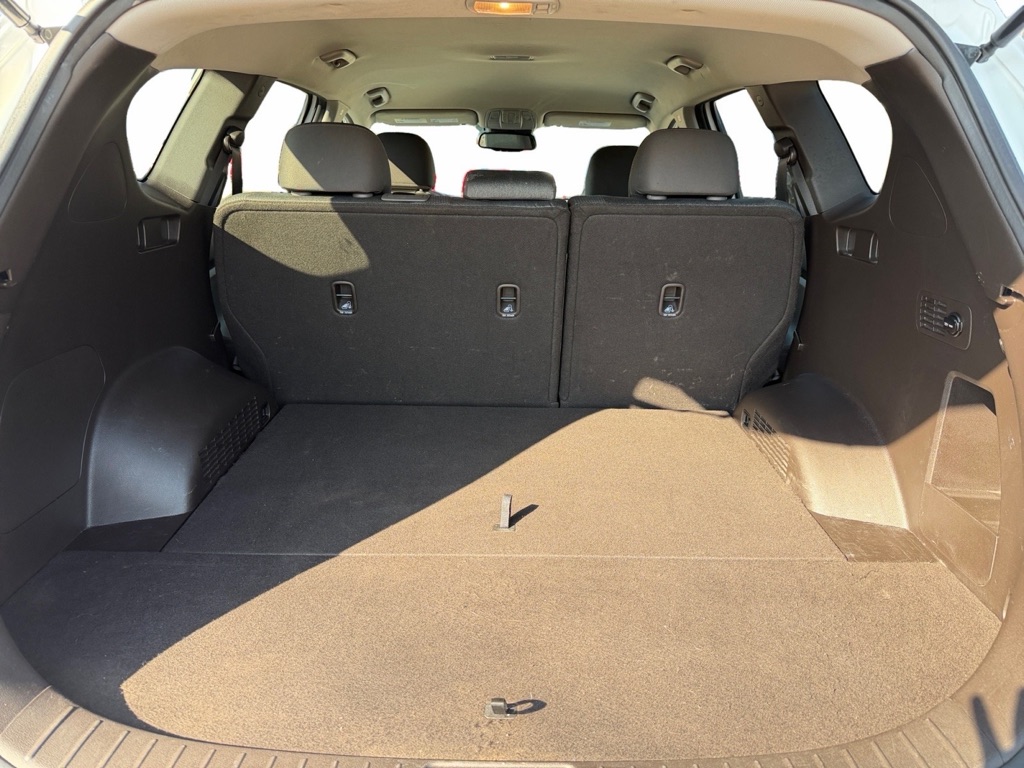 Photo 13 of this HYUNDAI SANTA FE
