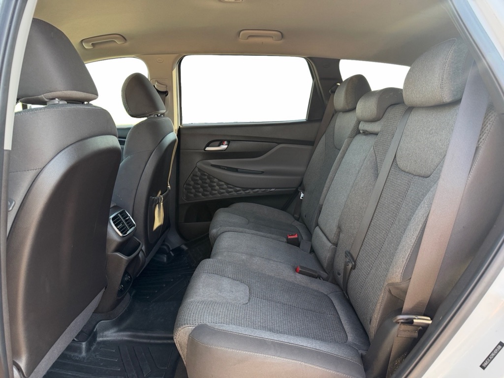 Photo 11 of this HYUNDAI SANTA FE