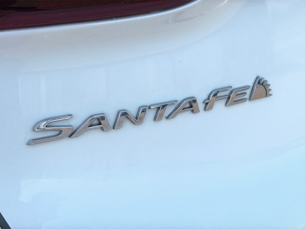 Photo 42 of this HYUNDAI SANTA FE