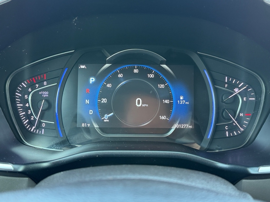 Photo 17 of this HYUNDAI SANTA FE