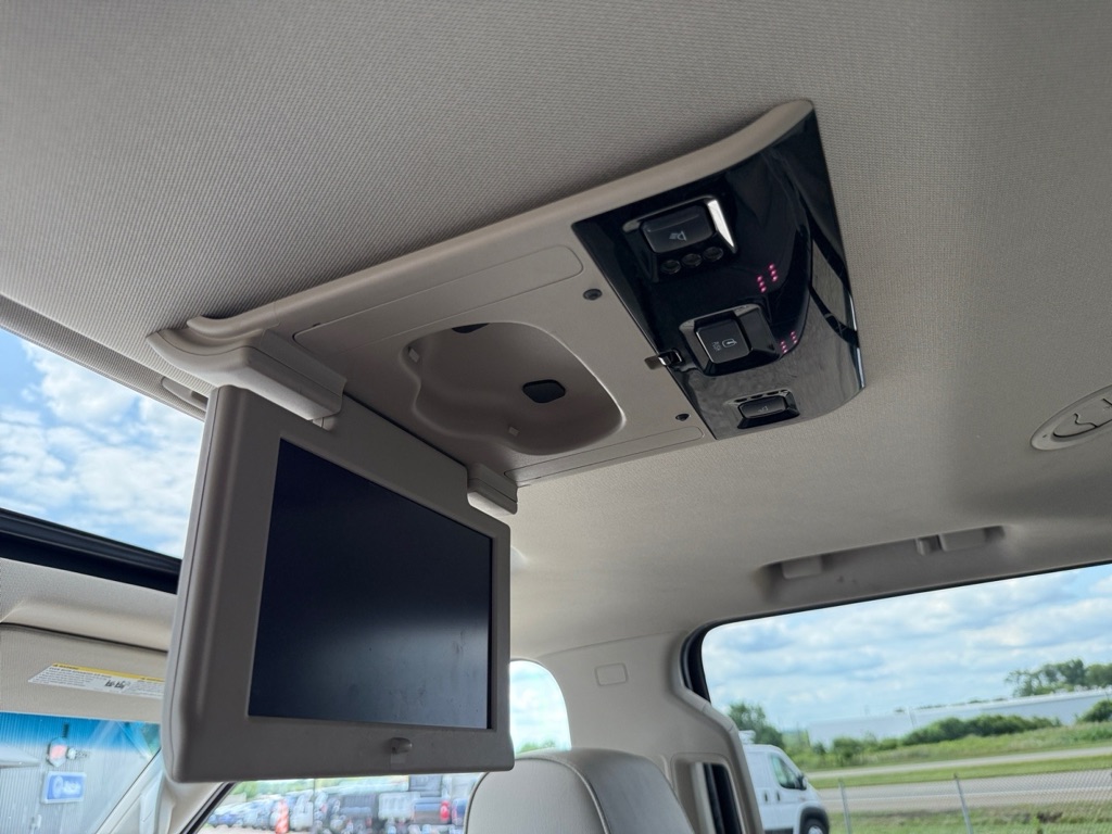 Photo 35 of this GMC YUKON