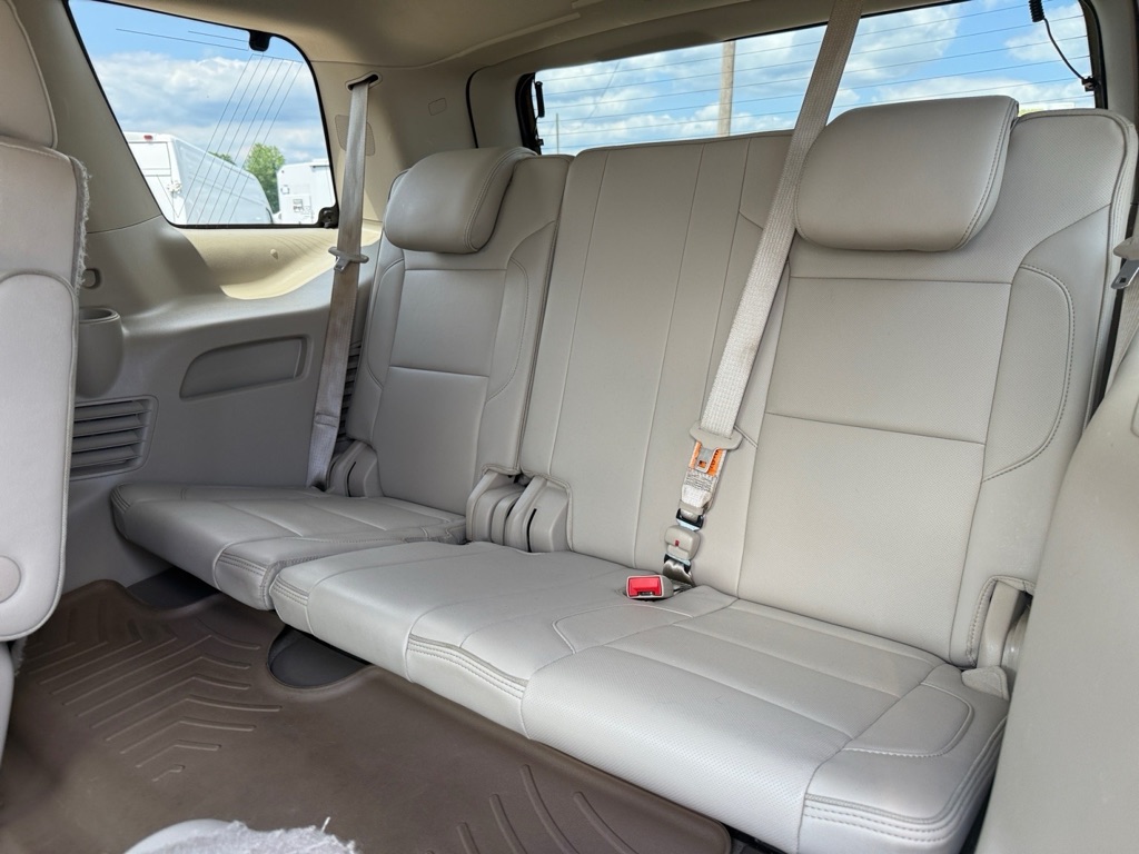 Photo 17 of this GMC YUKON
