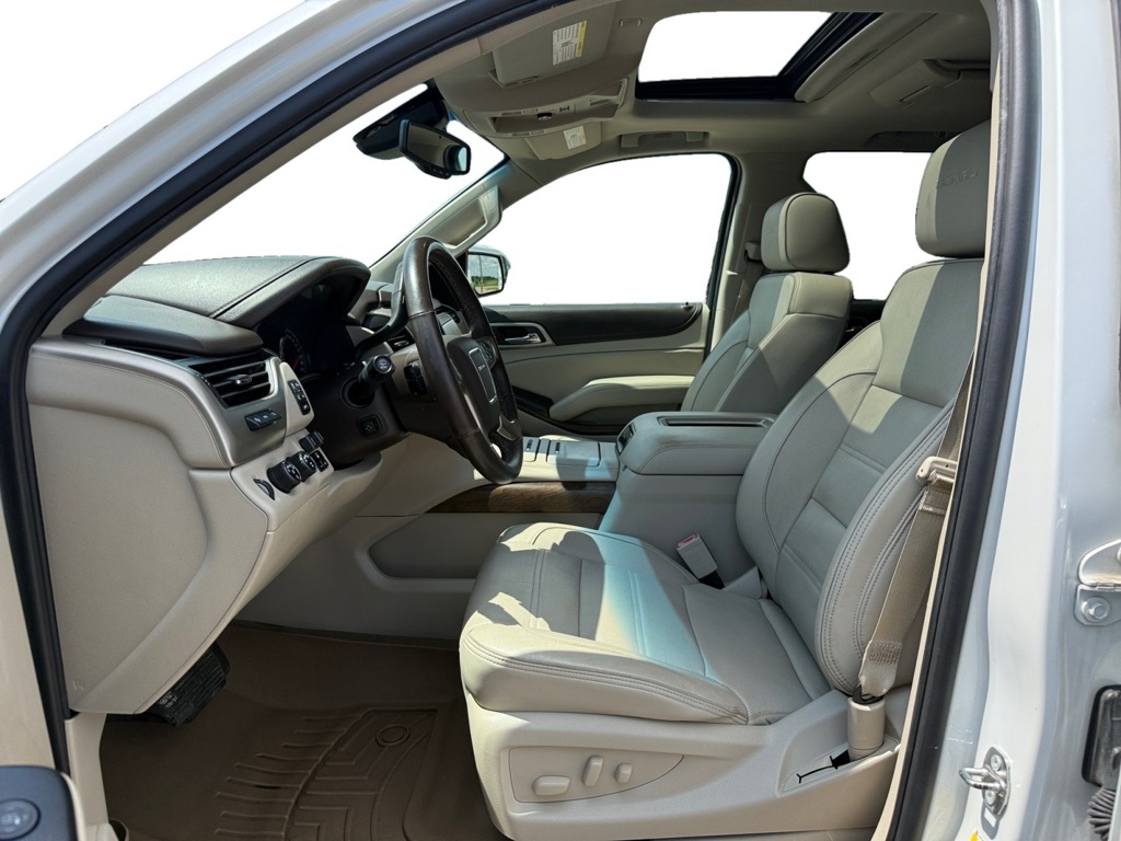 Photo 9 of this GMC YUKON