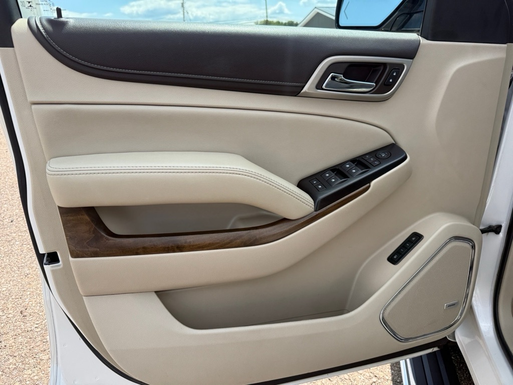 Photo 37 of this GMC YUKON