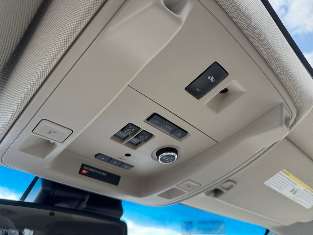 Photo 29 of this GMC YUKON