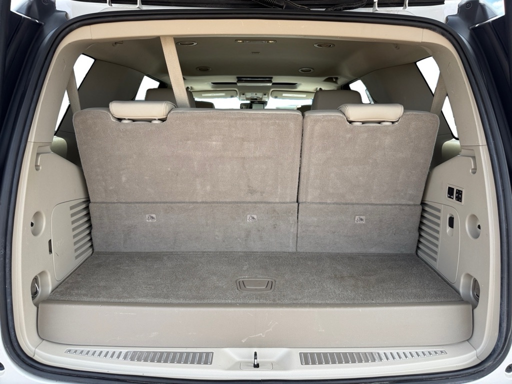 Photo 19 of this GMC YUKON