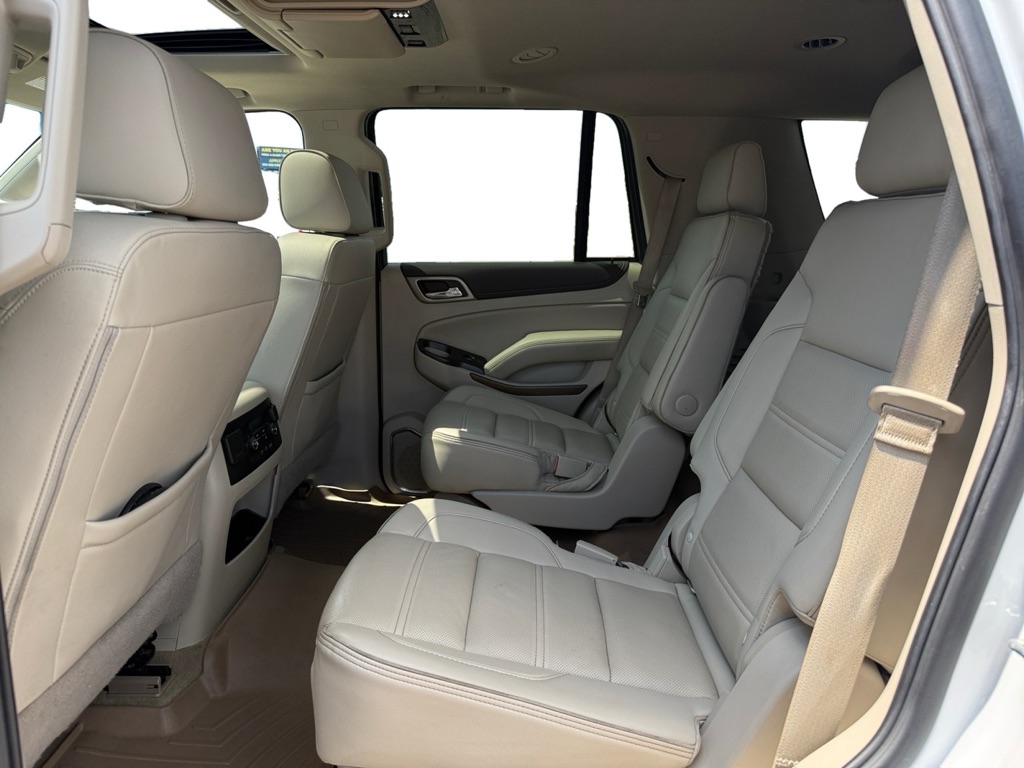 Photo 13 of this GMC YUKON