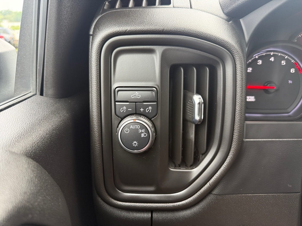 Photo 23 of this CHEVROLET SILVERADO 3500