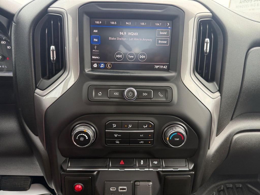 Photo 17 of this CHEVROLET SILVERADO 3500
