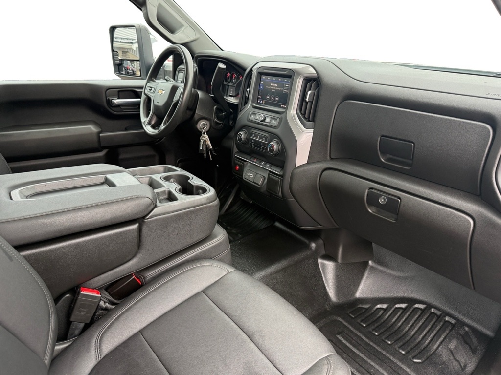 Photo 13 of this CHEVROLET SILVERADO 3500