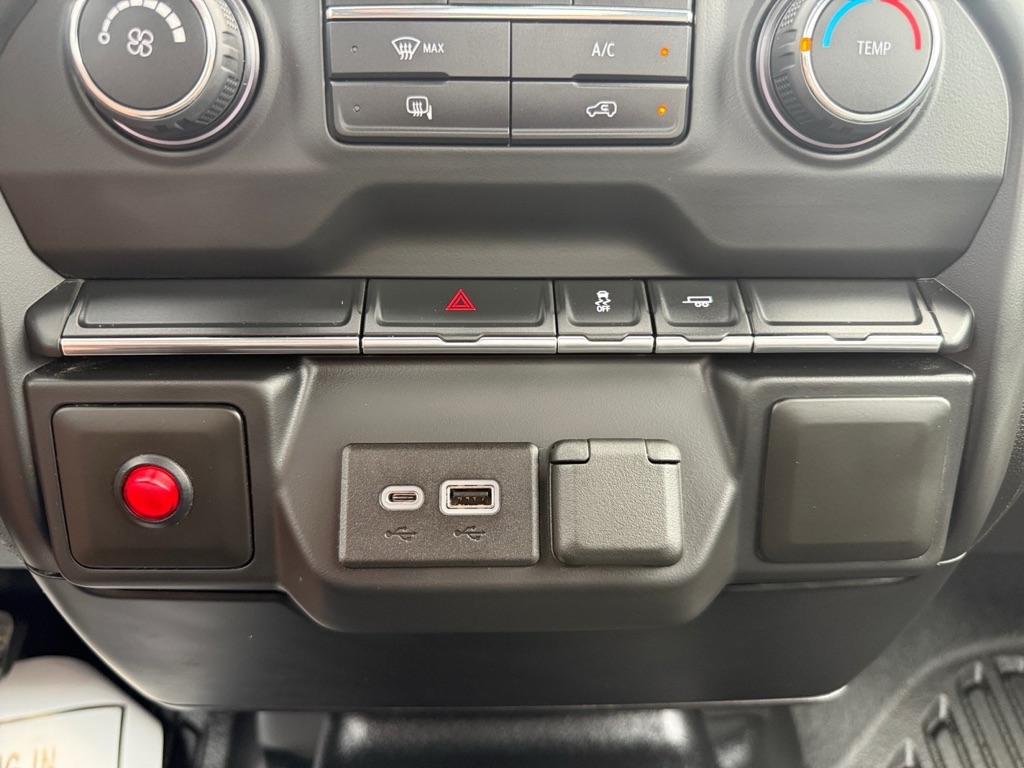 Photo 20 of this CHEVROLET SILVERADO 3500