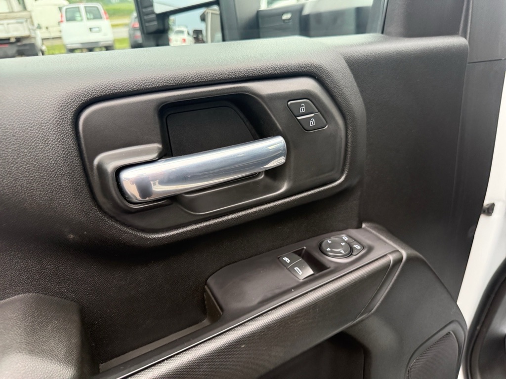 Photo 25 of this CHEVROLET SILVERADO 3500