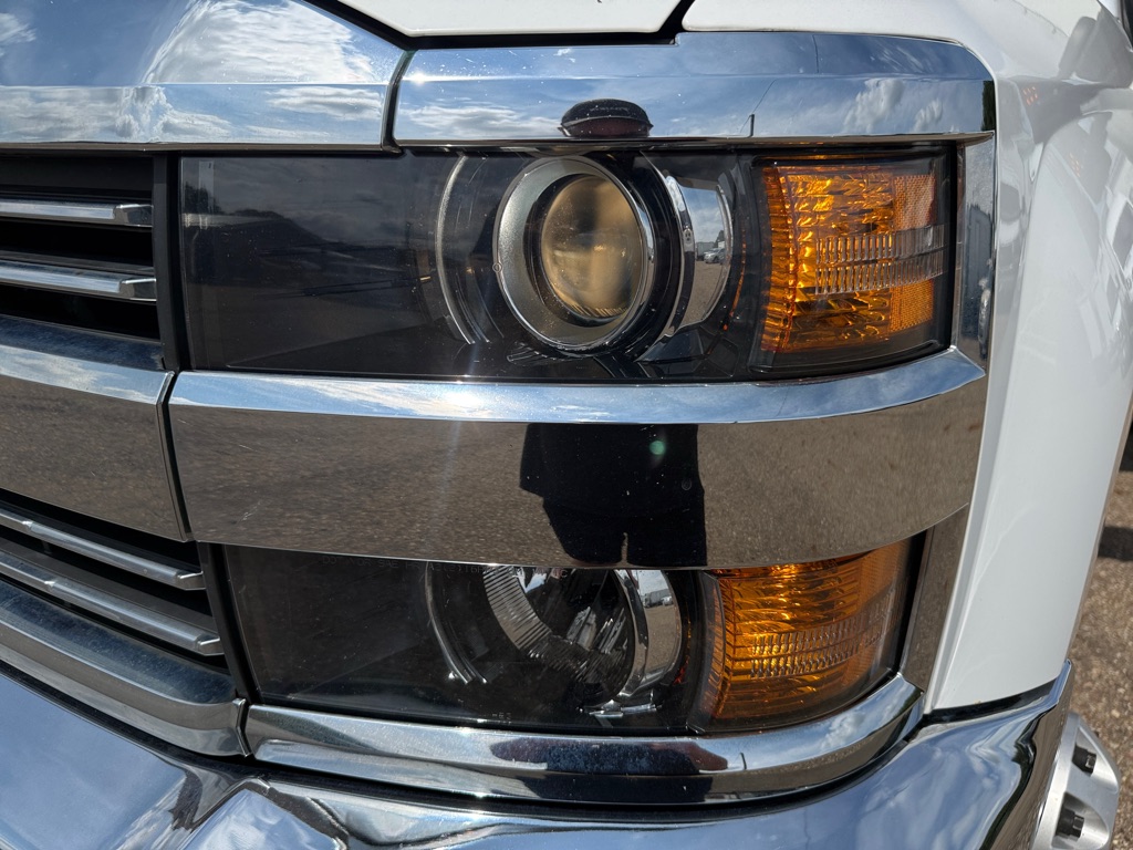Photo 17 of this CHEVROLET SILVERADO 3500