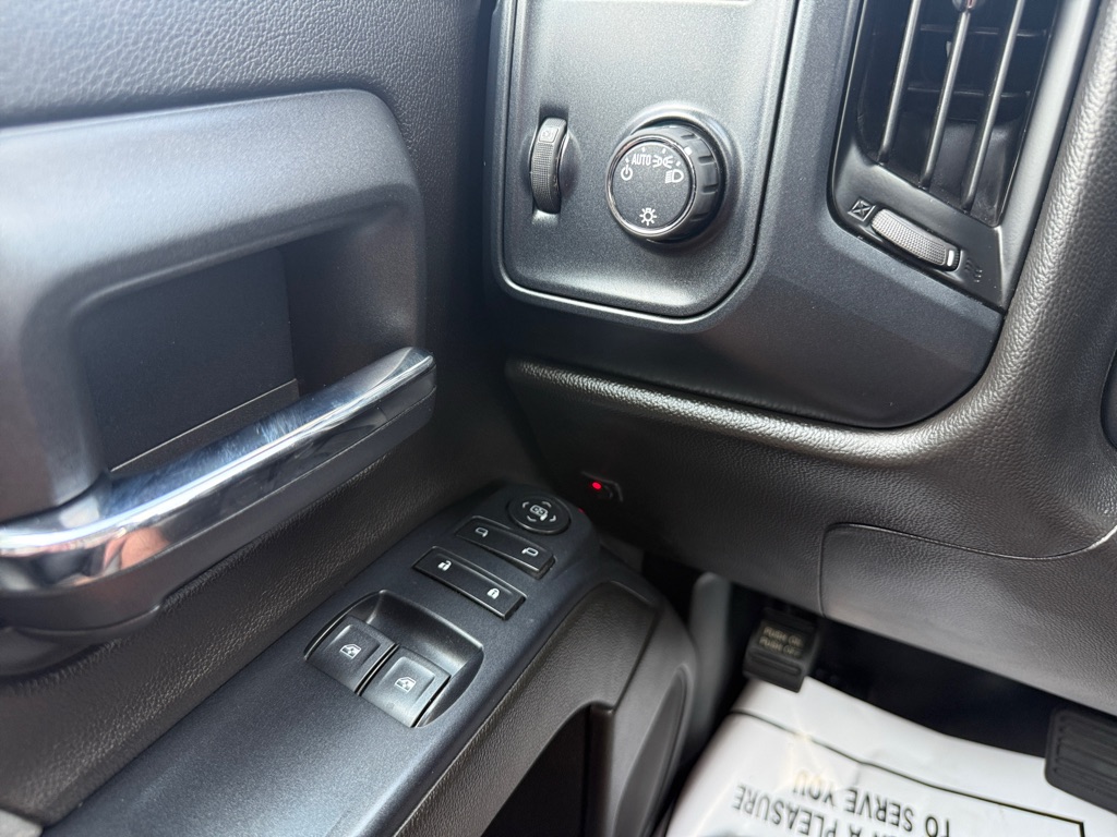 Photo 19 of this CHEVROLET SILVERADO 3500