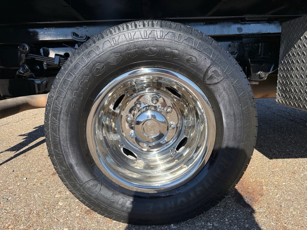 Photo 25 of this FORD F350
