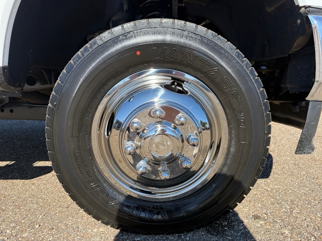 Photo 24 of this FORD F350