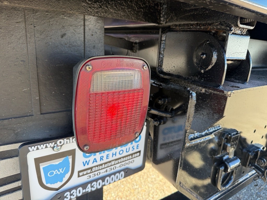 Photo 21 of this FORD F350