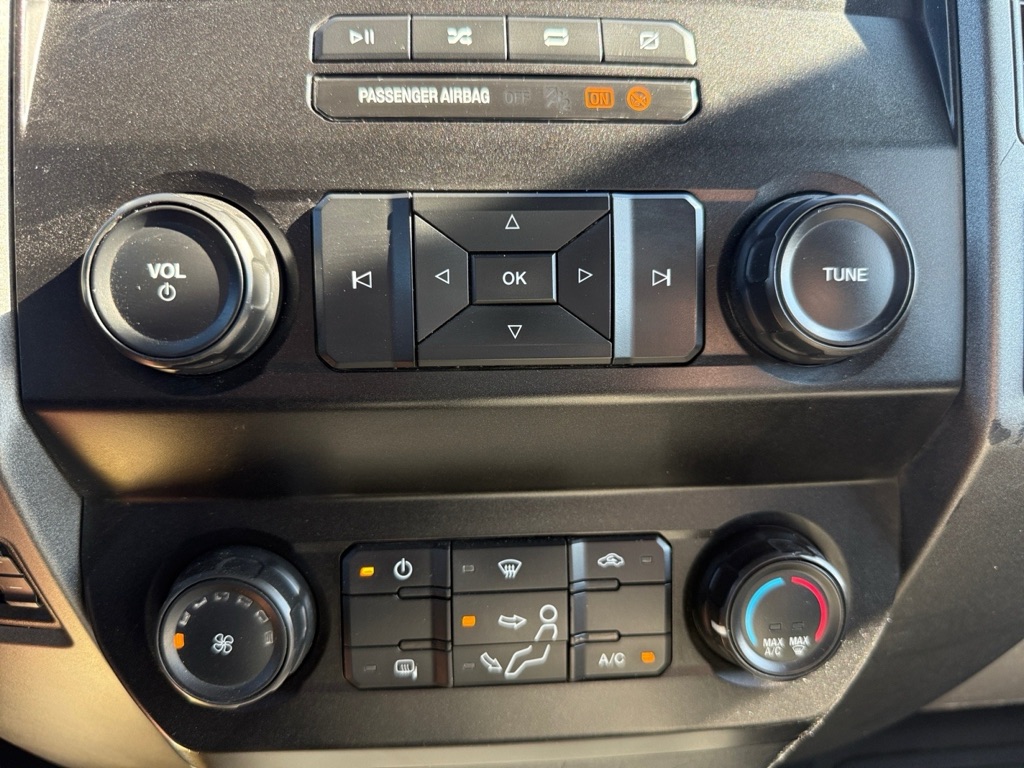 Photo 13 of this FORD F350