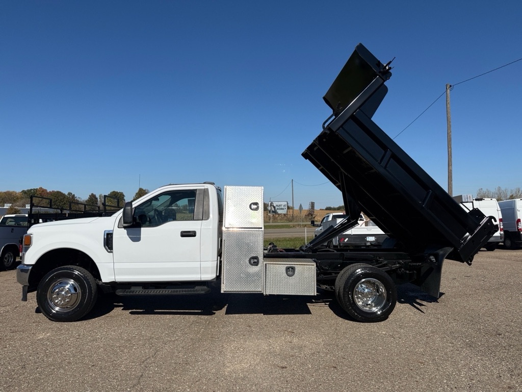 Photo 27 of this FORD F350