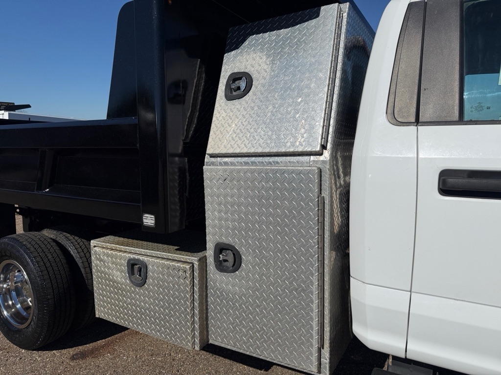 Photo 30 of this FORD F350