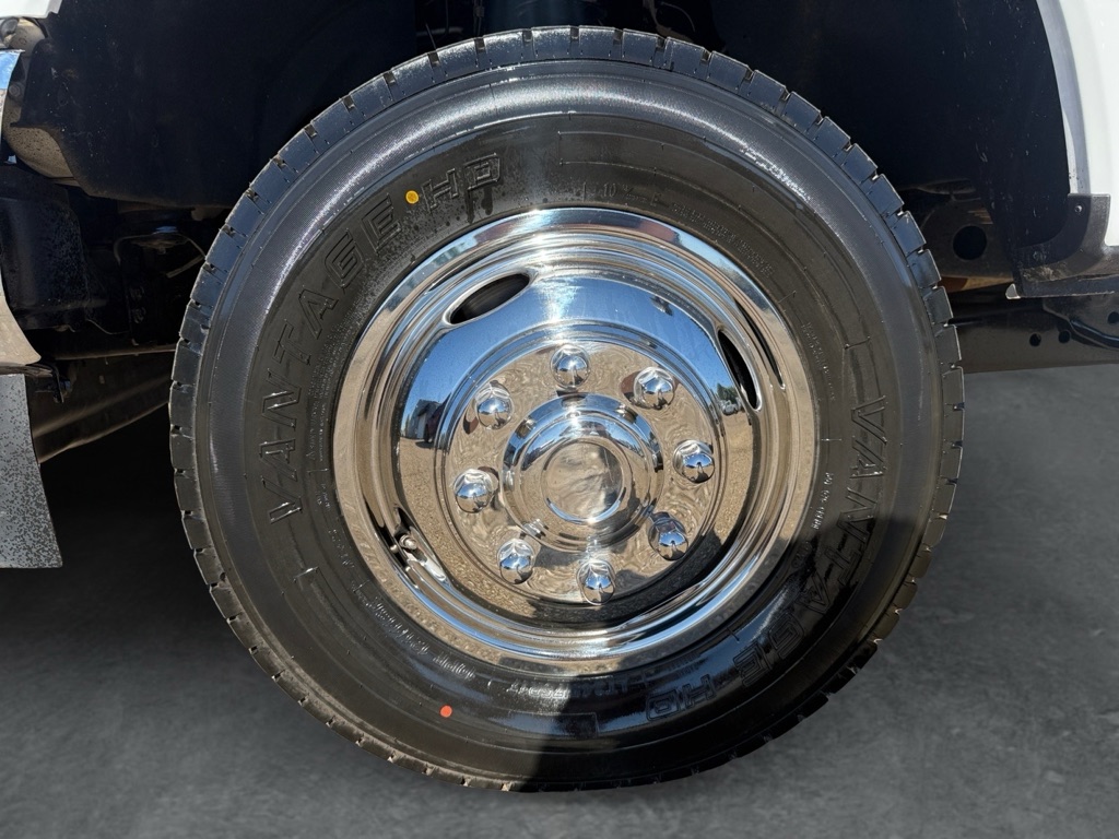 Photo 22 of this FORD F350