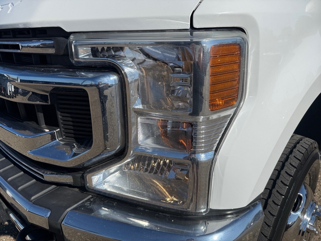 Photo 18 of this FORD F350