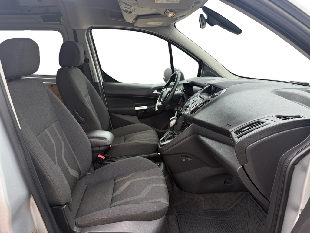 Photo 12 of this FORD TRANSIT CONNECT