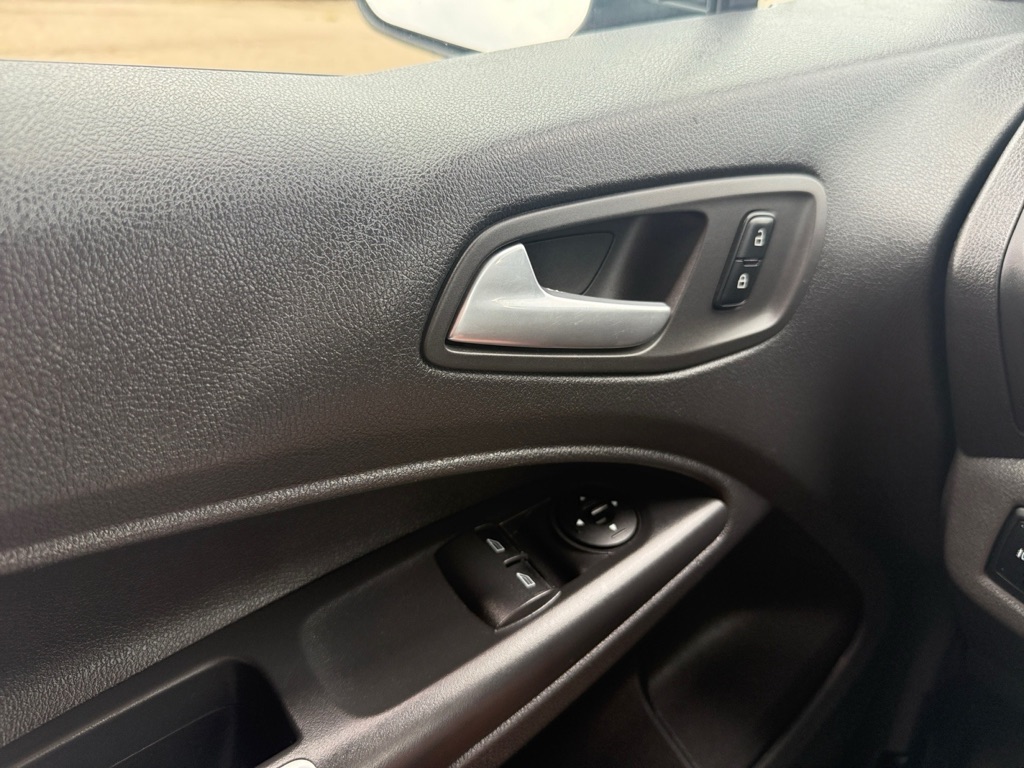 Photo 25 of this FORD TRANSIT CONNECT