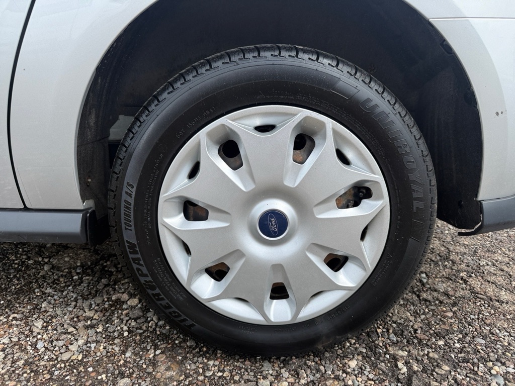 Photo 37 of this FORD TRANSIT CONNECT