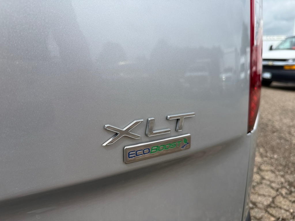 Photo 32 of this FORD TRANSIT CONNECT