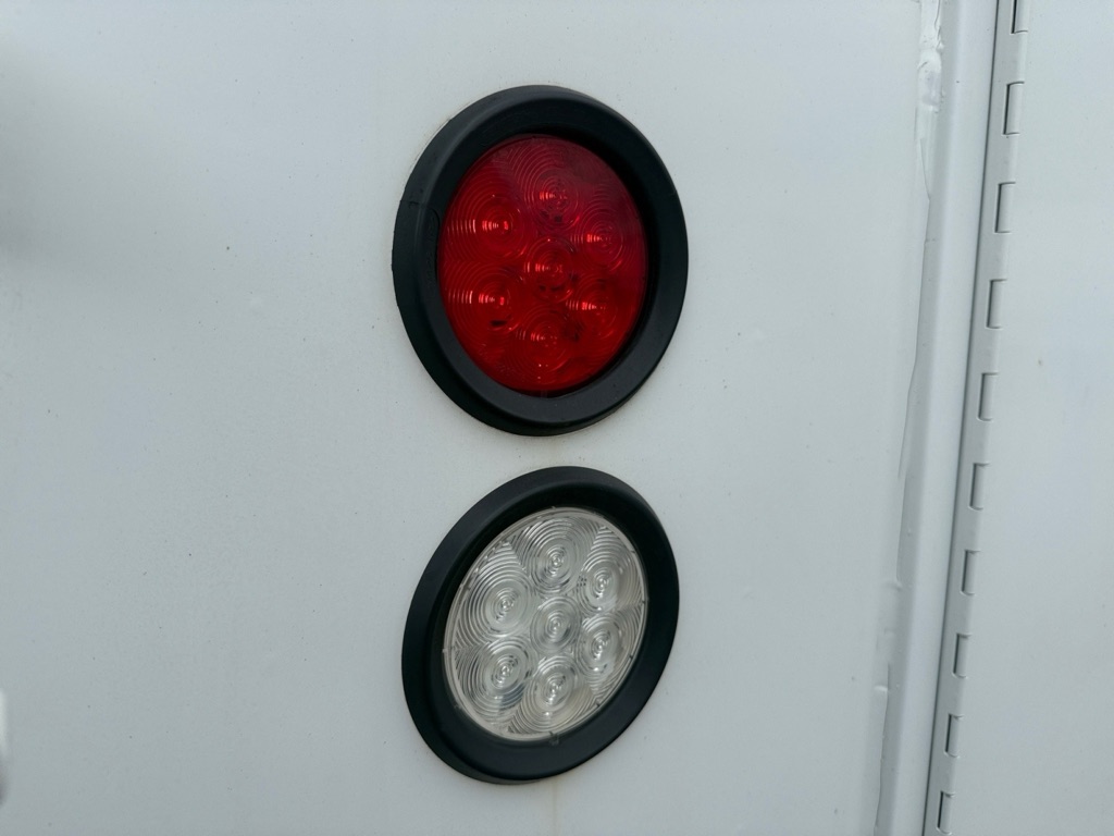 Photo 24 of this CHEVROLET SILVERADO 3500