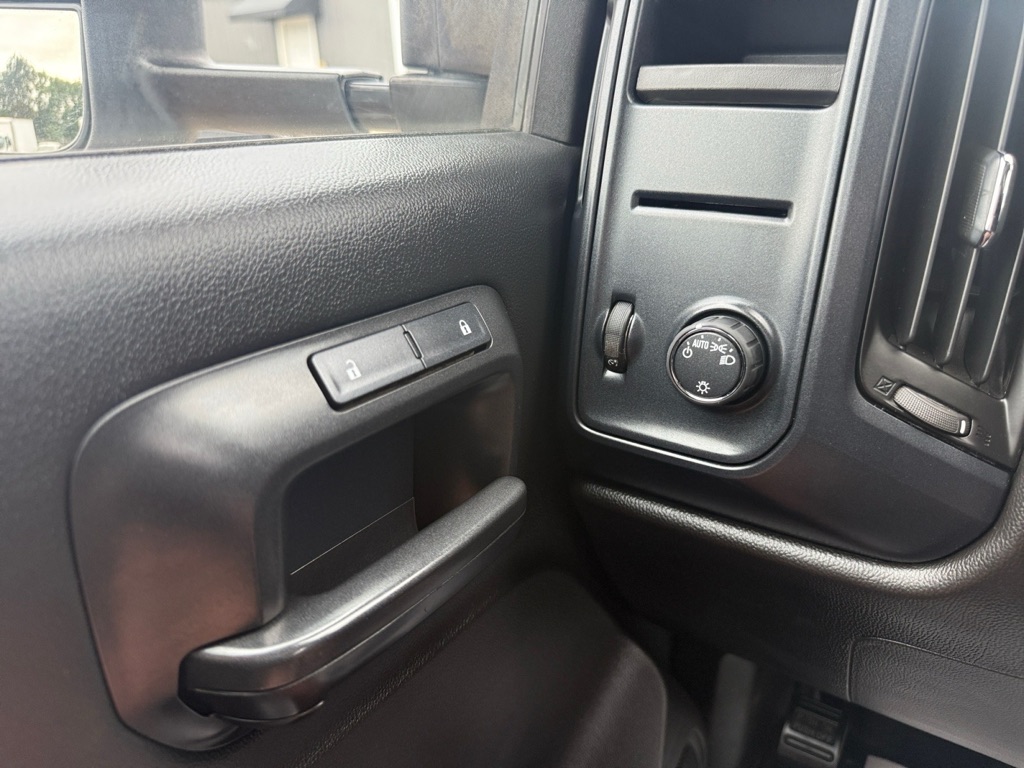 Photo 25 of this CHEVROLET SILVERADO 3500