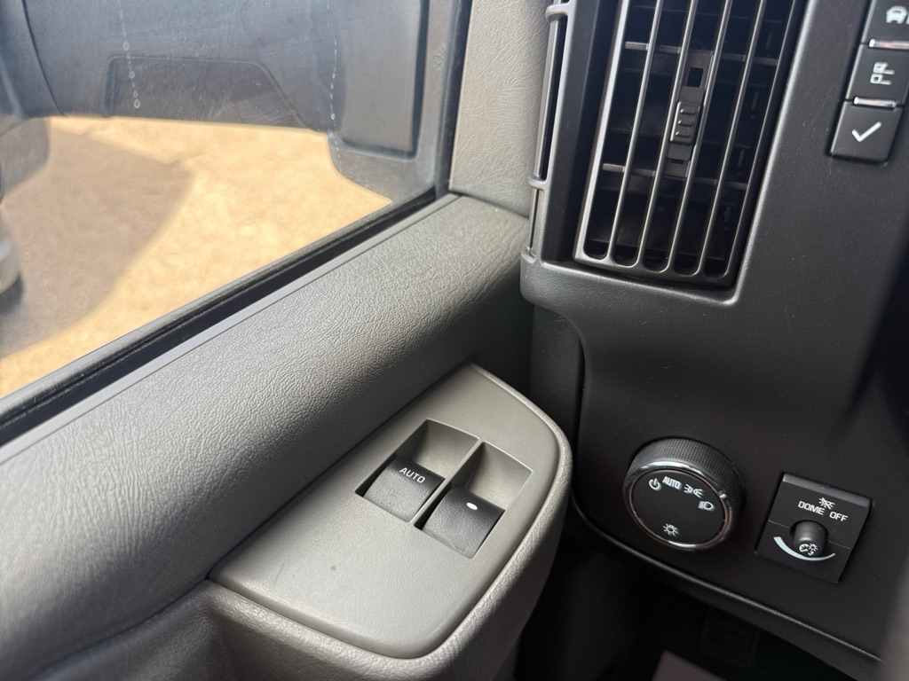 Photo 19 of this CHEVROLET EXPRESS G3500