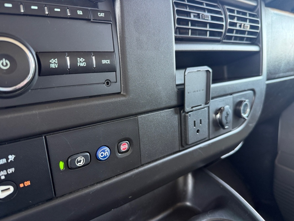 Photo 16 of this CHEVROLET EXPRESS G3500
