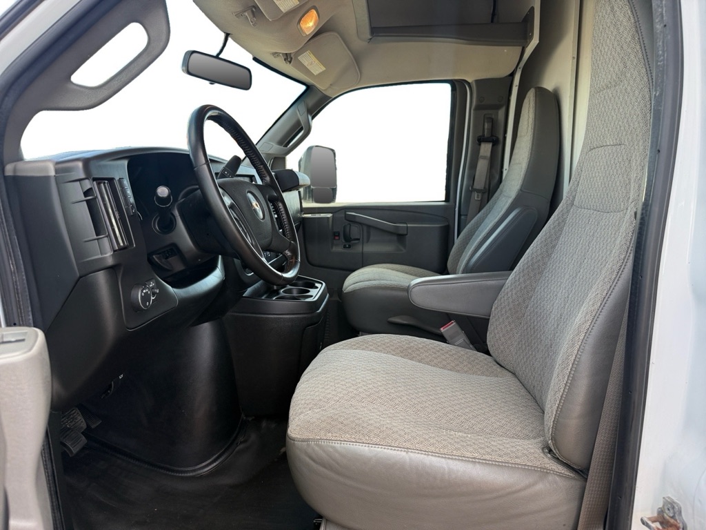 Photo 7 of this CHEVROLET EXPRESS G3500