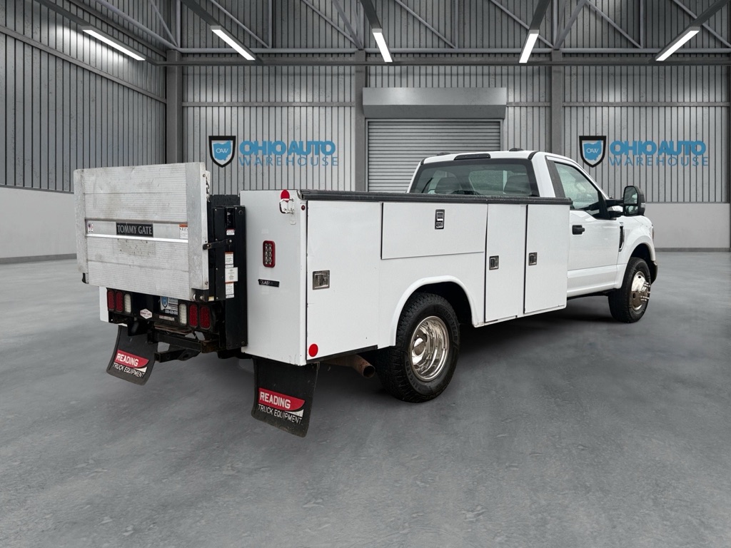 Photo 8 of this FORD F350