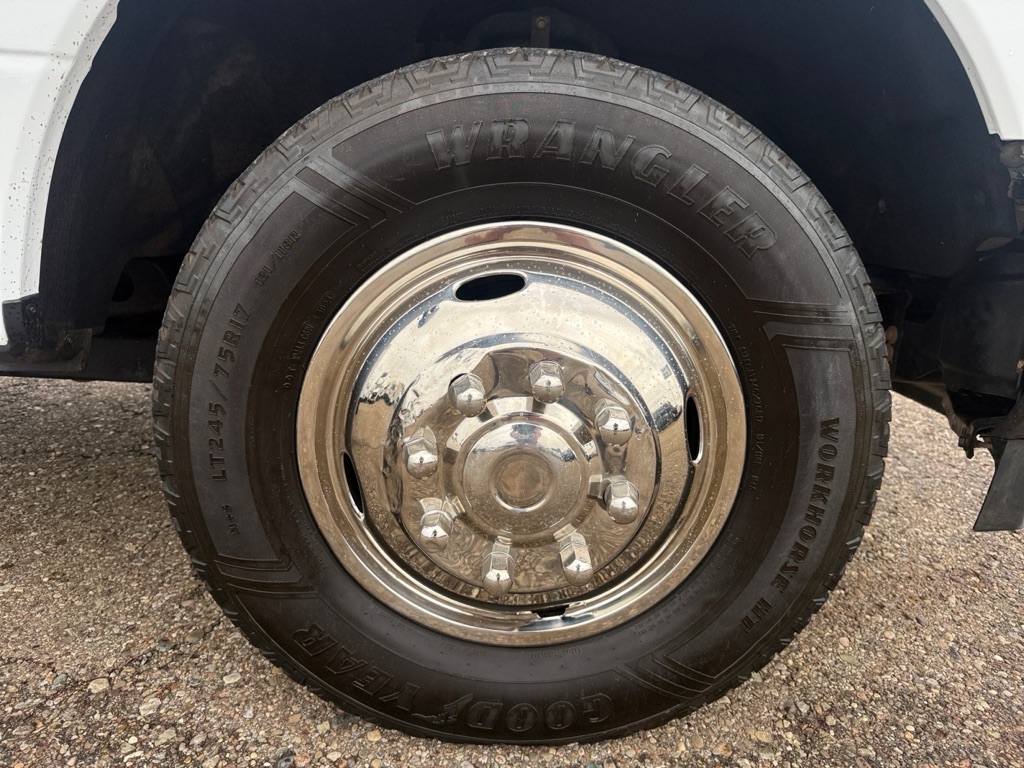 Photo 28 of this FORD F350