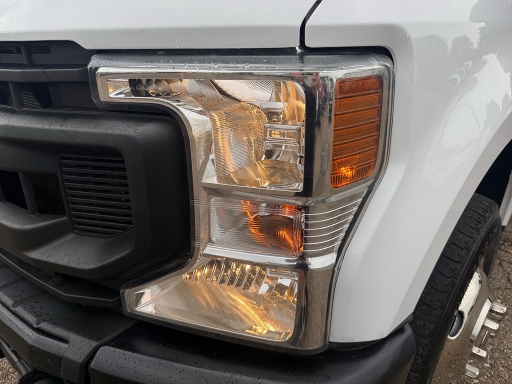 Photo 29 of this FORD F350